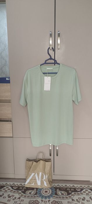 Футболка ZARA Джинсы COLIN'S