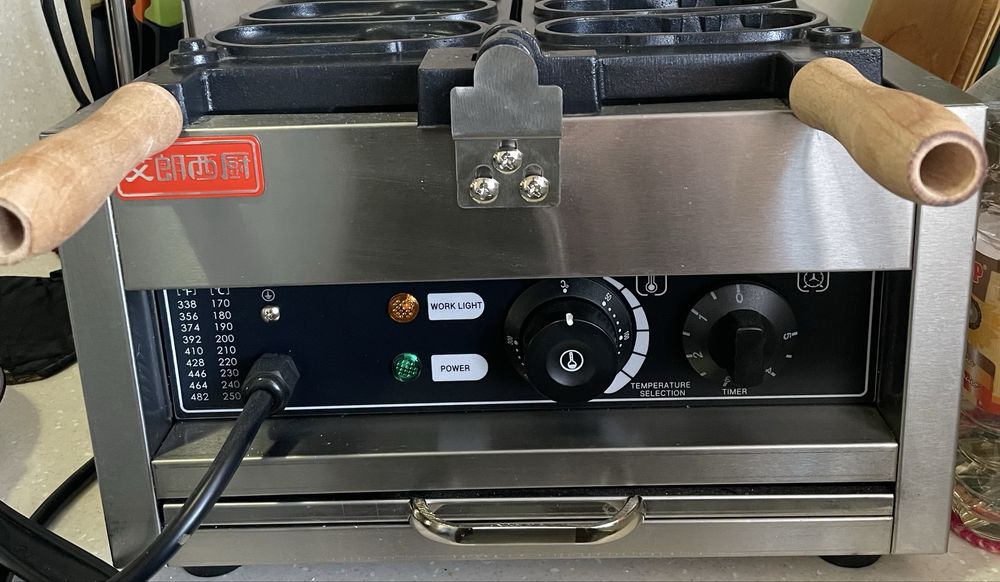 Продаем вафельницу