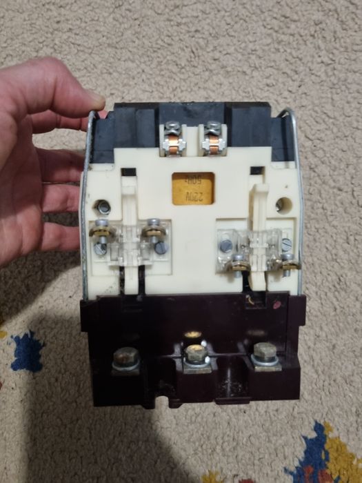 Контактор чешки V63 EO