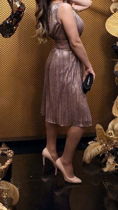 Официална рокля SWING