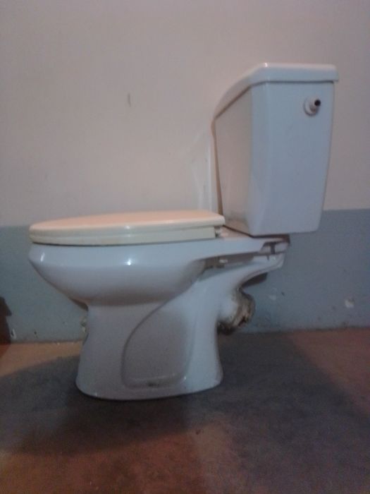 Продаётся унитаз БУ