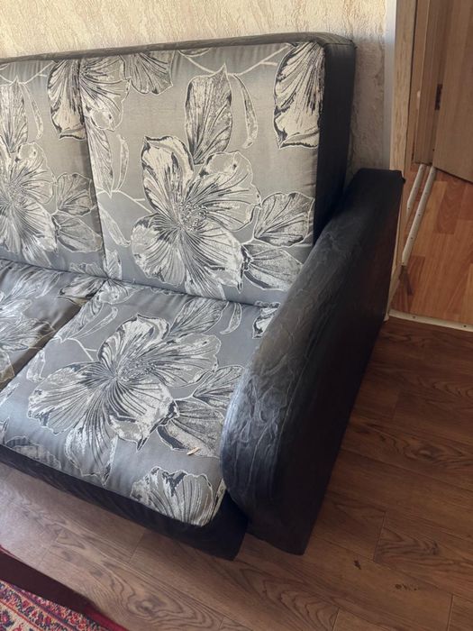 Продам диван в хорошем состоянии