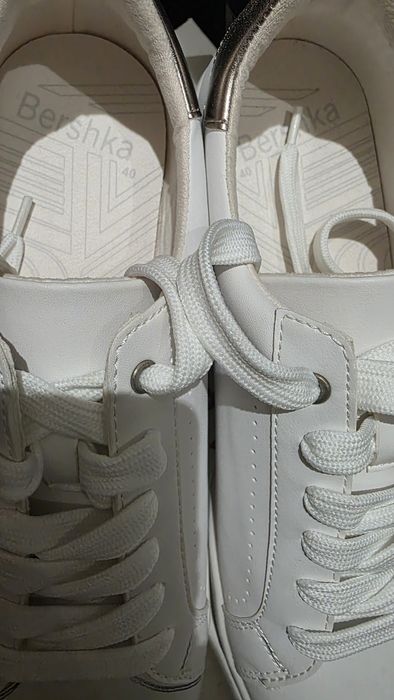 Кеды белые Bershka