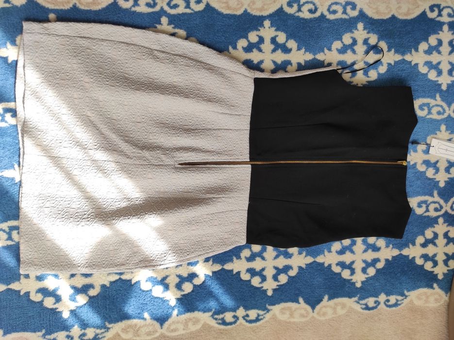 Продам платье-футляр Closet London