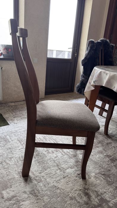 Деревянный стул для кухни и гостиной