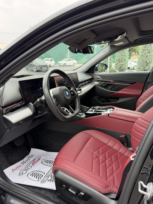 BMW i5 e-Dreve 40L