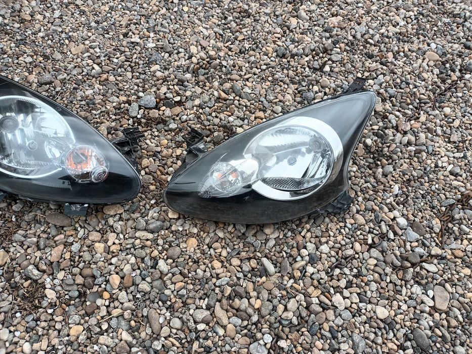 ляв и десен фар за тойота айго TOYOTA AYGO