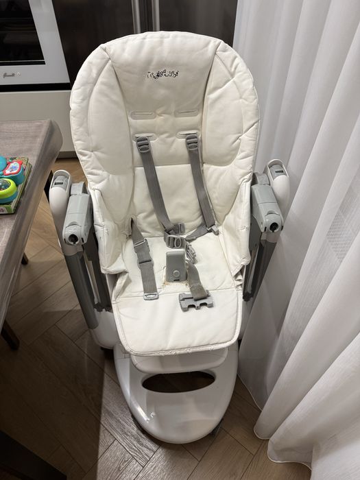 Продам стул для кормления Peg Perego Tatamia