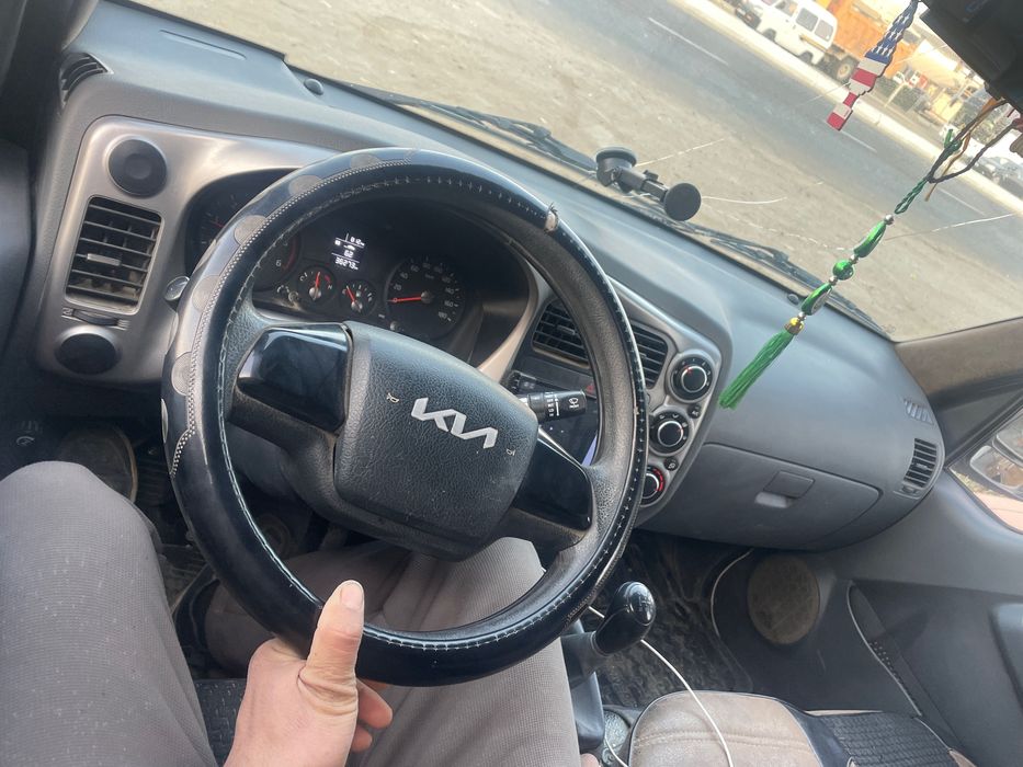 кия бонго сотилади холати ало