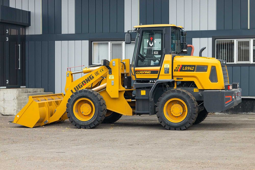 Фронтальны погрузчик LUGONG LG942