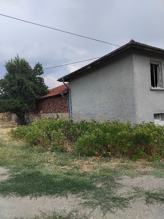 Продава конна база в с.Боровец общ.Кочериново