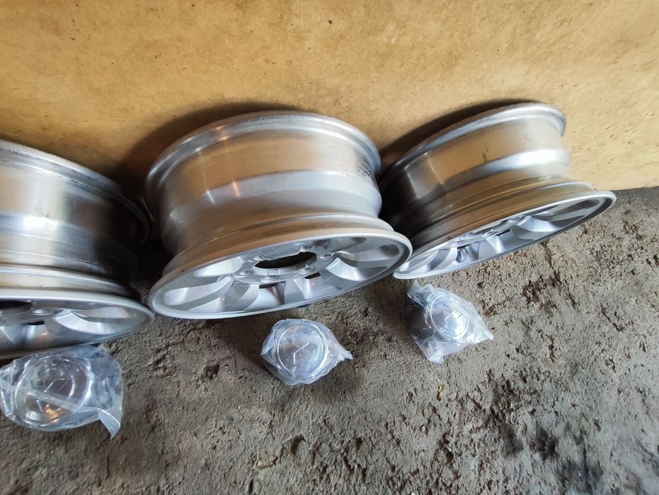 Диски R15 на Mitsubishi Pajero