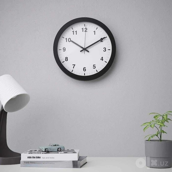 Продаются Бесшумные настенные часы IKEA TJALLA  Диаметром 28cm
