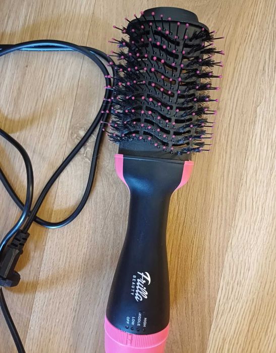 Четка сешоар за изправяне и обем Frilla beauty