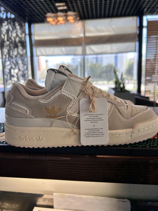 Кроссовки adidas 39-40 размер