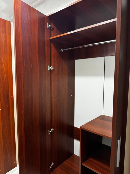 Продам шкаф и прихожую