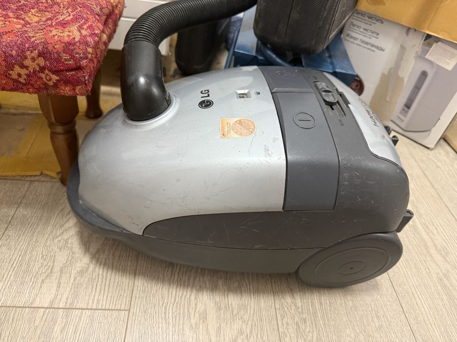 Пылесос LG б/у торг, в хорошем состоянии