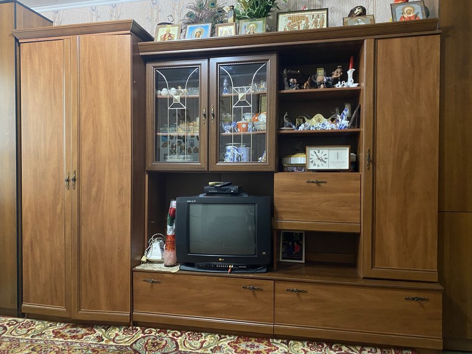 Продам шкаф из двух секций