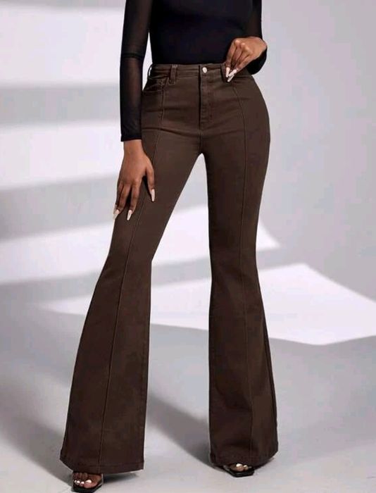 Blugi  evazati, marimea 26, M