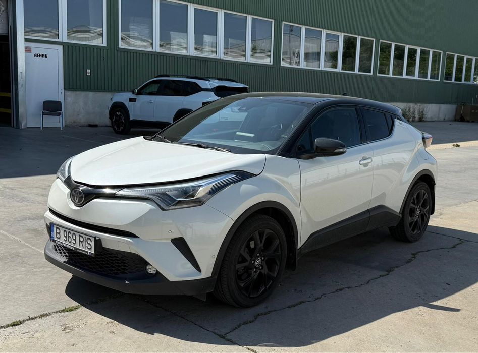 Toyota CHR alb perlat