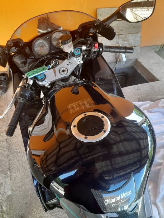 Vând Kawasaki zx9r an 2001 totul original absolut impecabil