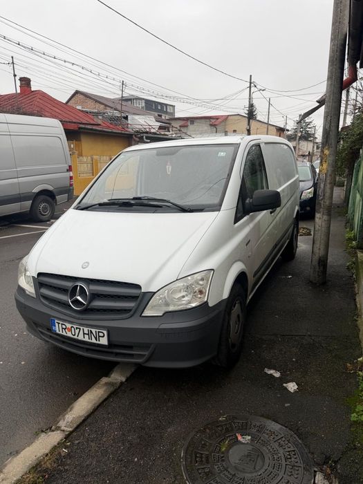 Vand mercedes vito 113 cdi masina este impecabila