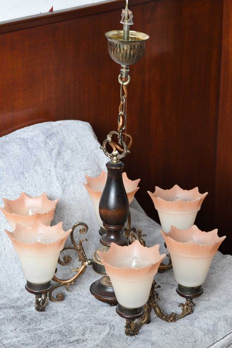 Красив винтидж полилей - бронз и дърво