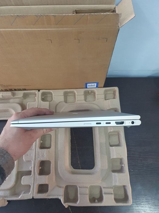 Laptop HP elitebook 840 GB