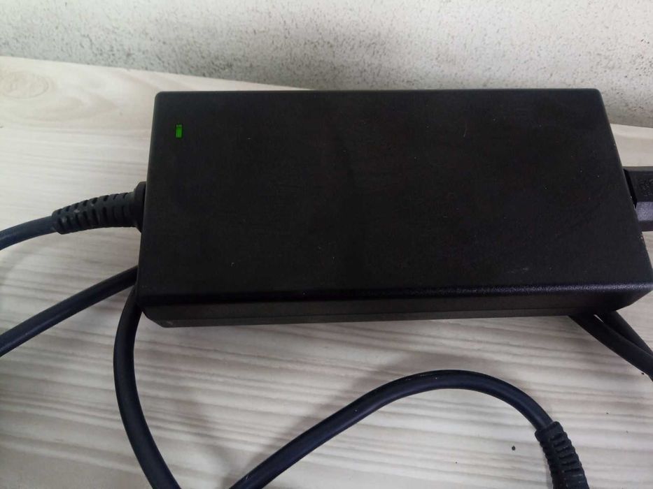 Докинг станция Dell  K17A + оригинален адаптер Dell 180W