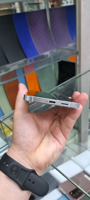 Samsung S24 plus xotirasi 8/256GB