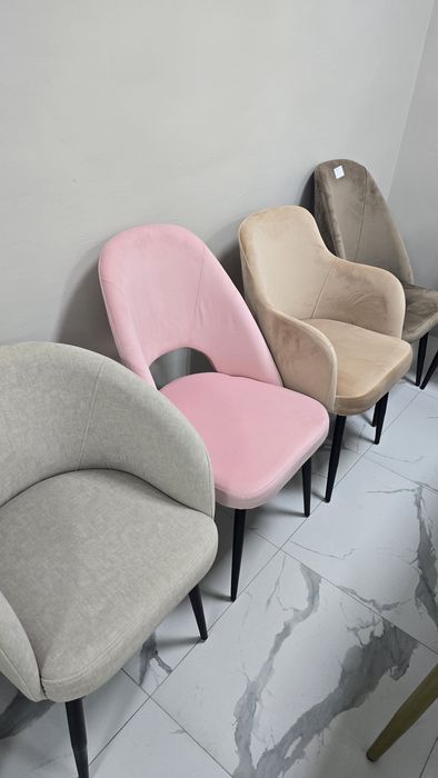 Стулья новые с ветрины