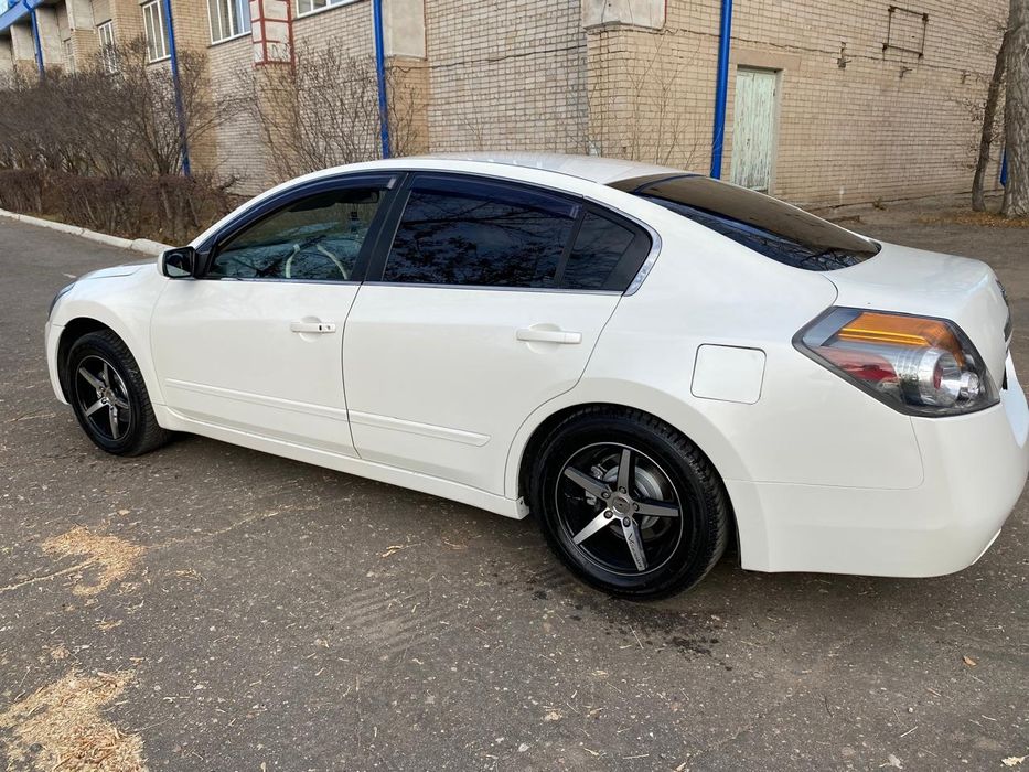Продам ниссан алтима