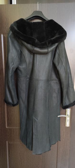 Cojoc, palton, pardesiu de iarnă cu glugă, lung, din blană naturală