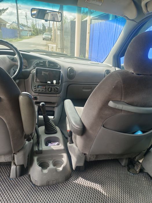 Продам Chrysler Voyager 2000г.