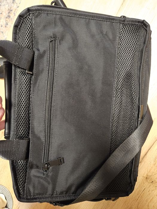 Чанта за лаптоп с регулираща се дръжка