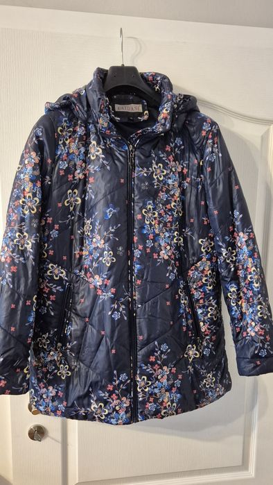 Продавам дамско яке