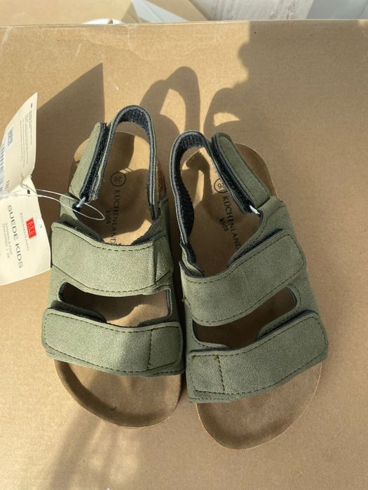 Детские сандалии