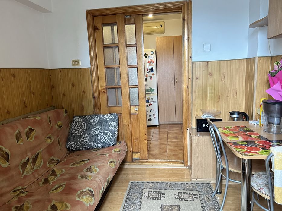 Lapus, bloc 1984, 3 balcoane termopan, centrala termica, AC