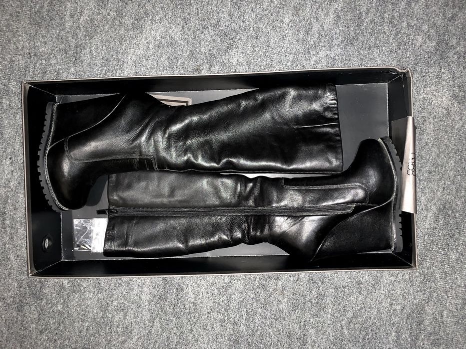 Продам зимние теплые сапоги Corso como