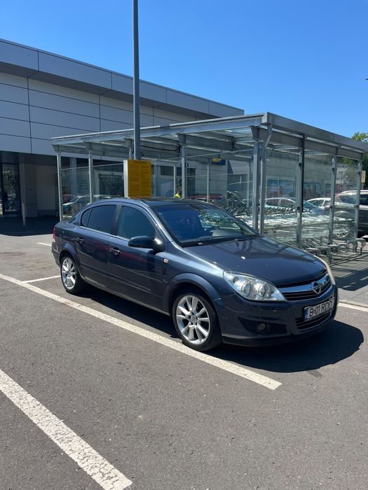 Vând Opel Astra H pachet de echipare Cosmo