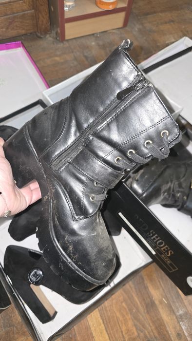 Încălțăminte toc