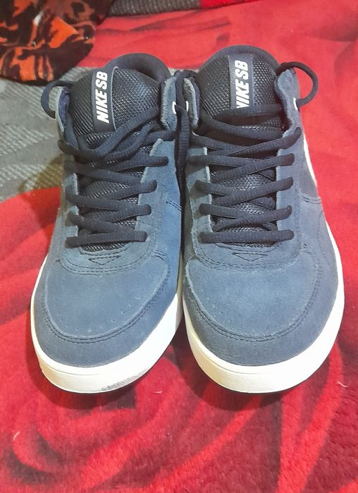 Vând urgent adidași Nike nr,38