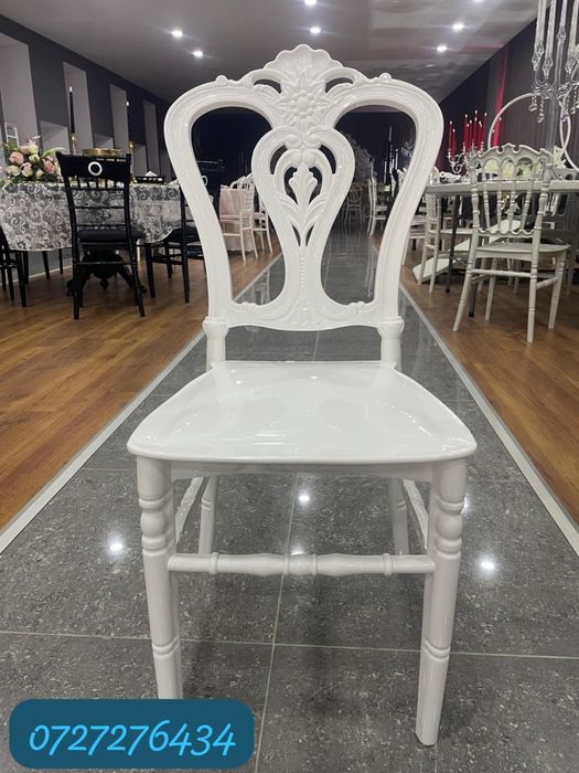 SCAUNE Chiavari 41 lei +TVA