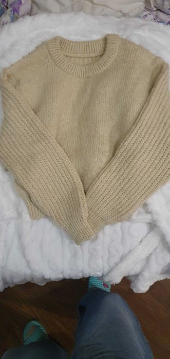Вълнен пуловер нов размер s