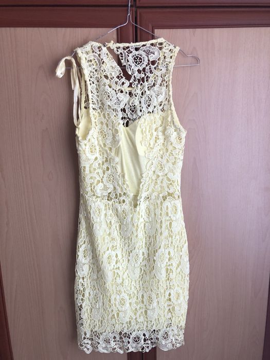 Елегантна права рокля