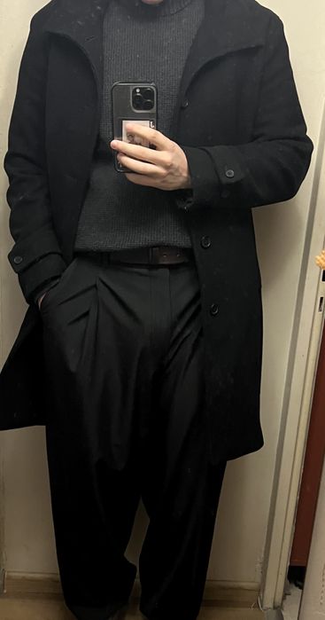 Мъжко палто носено един сезон. Причината е че ми е малко , то е Slim fit L размер.