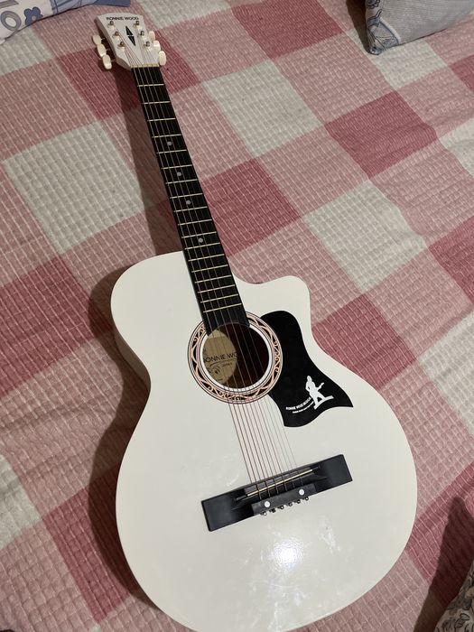 Новая гитара 10 тыс