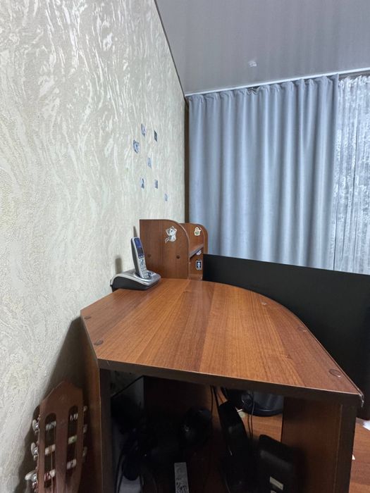 стол,в хорошем состоянии