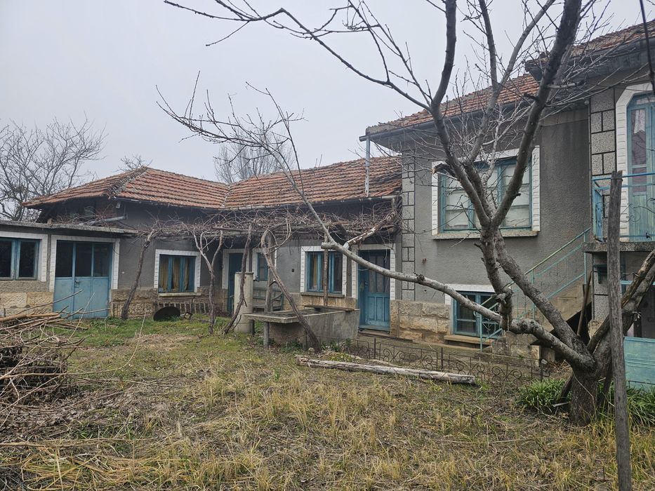 Къща на два етажа