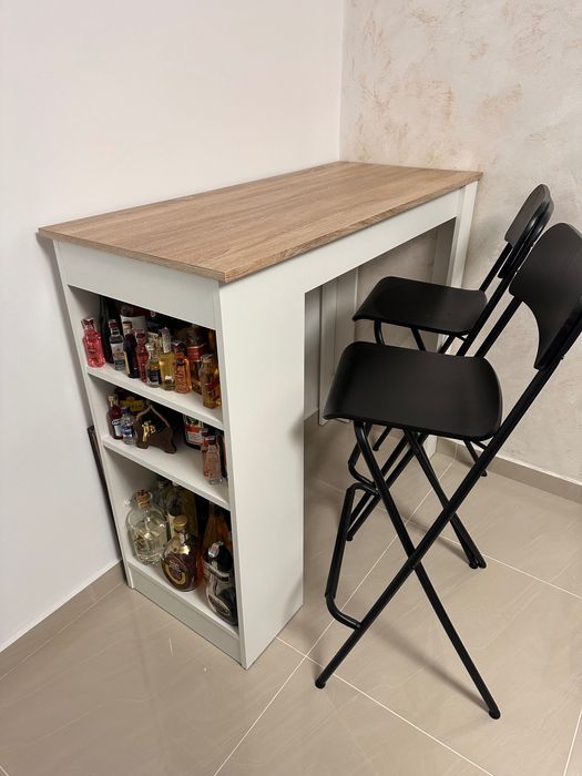 Bar cu 2 scaune 500 ron